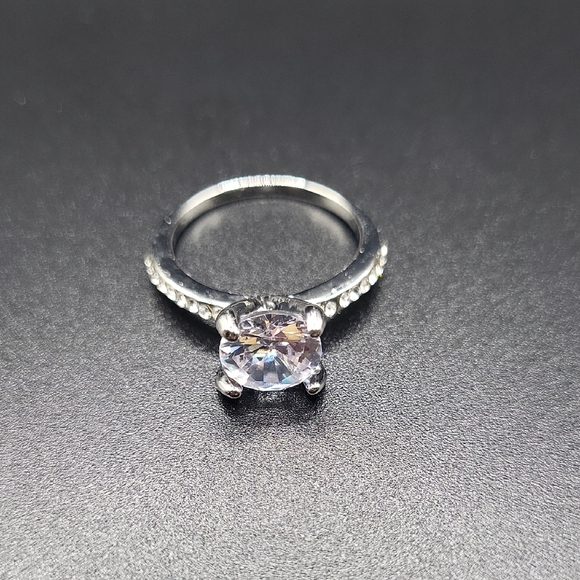 Engagement Ring - Picture 4 of 4